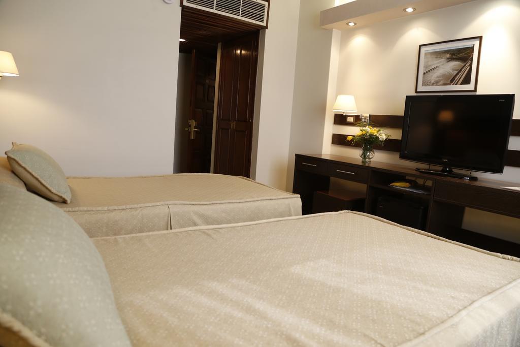 לה פלאטה Hotel Corregidor מראה חיצוני תמונה